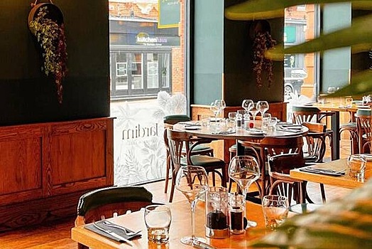 Женщина украла раковину из ресторанного туалета