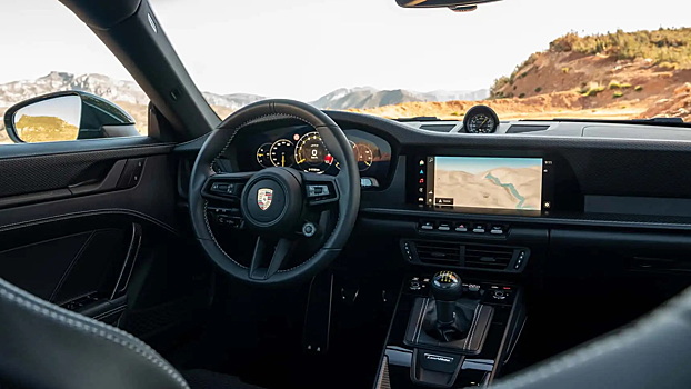 Почему в Porsche не готовы отказываться от «механики»