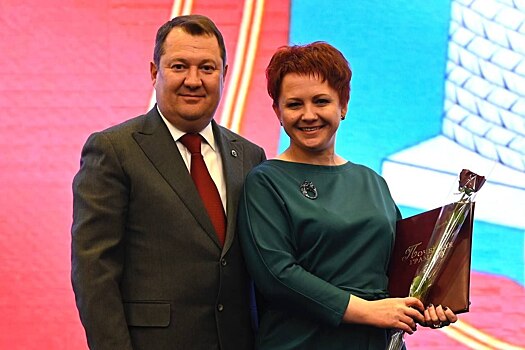 Руководитель региона Максим Егоров вручил награды лучшим медицинским сестрам