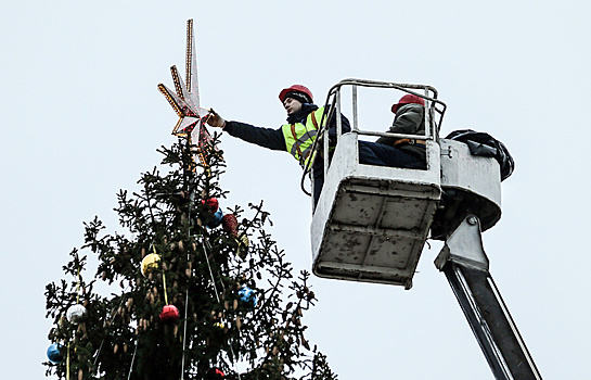 В Кремле начнется демонтаж новогодней елки