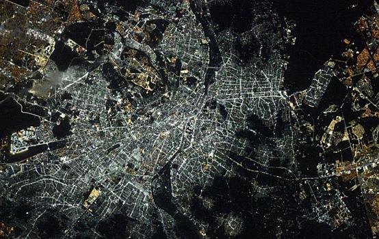Космонавт с борта МКС сфотографировал ночной Каир