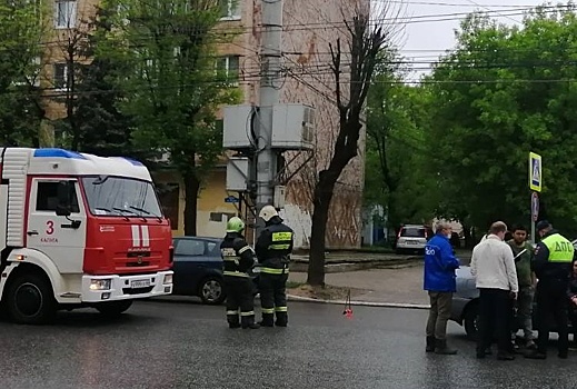 Женщина попала под колеса на пешеходном переходе