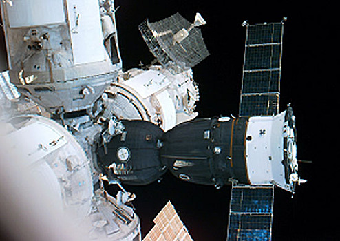 Орбиту полета МКС увеличили на 400 метров