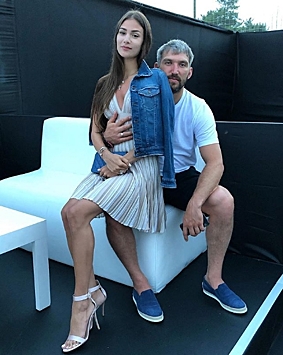 Шубская выложила новое «беременное» фото с мужем