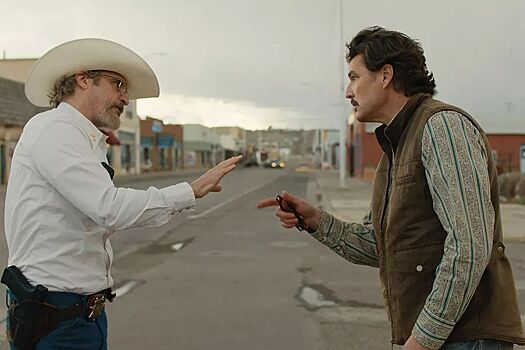 Вестерн «Эддингтон» с Хоакином Фениксом и Педро Паскалем вышел в онлайне