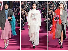 Боа, блузы с жабо и цветные шубы — MSGM показали «кукольную» коллекцию