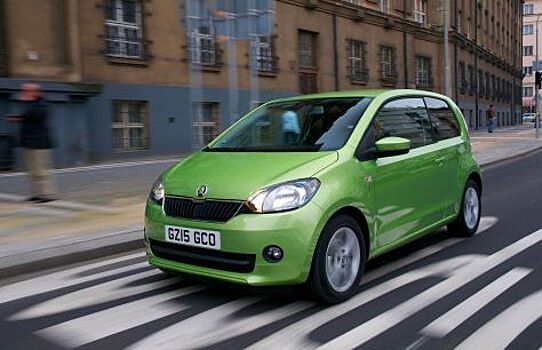 3 небольших хэтчбека: Skoda Citigo, Renault Twingo и Toyota Aygo – аргументы при фронтальном ударе