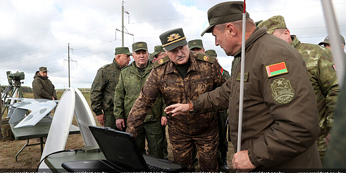 Лукашенко: В 2024 году у Беларуси будет все для обороны страны