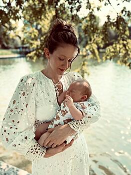 Актриса Яна Гладких родила третьего ребёнка