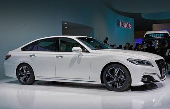 Toyota Crown вышел в серийное производство