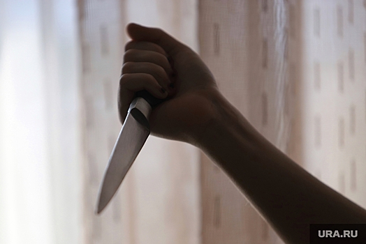 В Лабытнанги женщина дважды ударила своего знакомого ножом