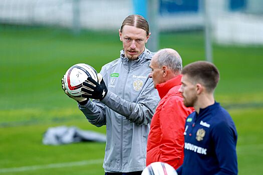 Кафанов ответил, кто играл бы в официальных матчах за сборную России — Сафонов или Агкацев