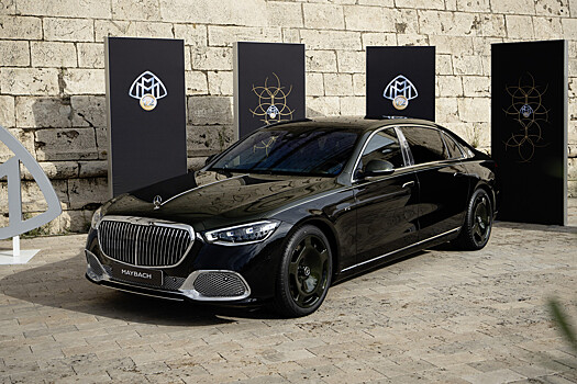 Mercedes-Maybach S-Class обзавёлся спецверсией V12 Edition с декором из золота