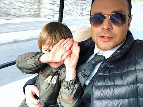 Алексей Чадов вышел в свет вместе с 5-летним сыном