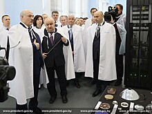 Лукашенко обсудил развитие микроэлектроники в Беларуси
