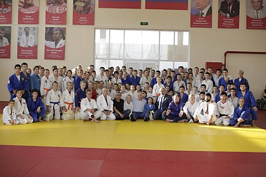 Александр Вайнберг помог юным спортсменам из Донецка