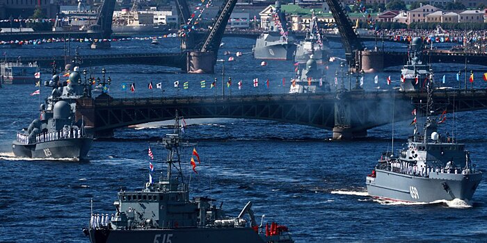 «Будут верны заветам Нахимова»: как Петербург отпраздновал День ВМФ