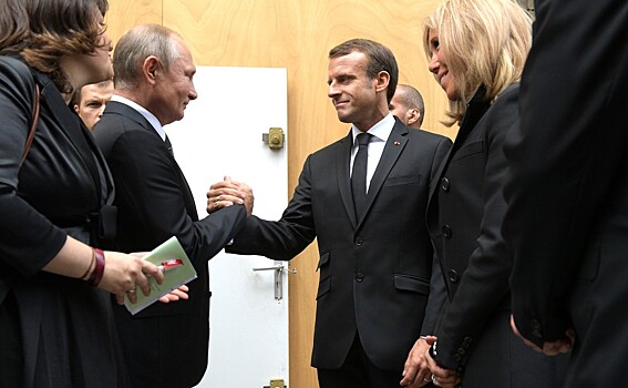 В Париже Путин и Зеленский поменялись Меркель и Макроном