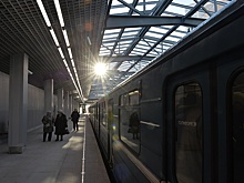 В Москве мужчина спрыгнул в реку с поезда метро