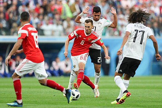 После матча карточками не машут. Почему египтяне жалуются на судейство в игре с Россией