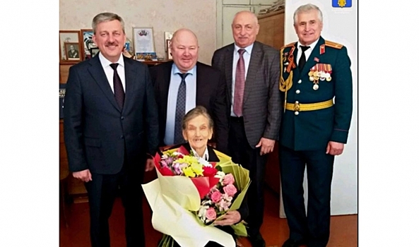 В Волгограде поздравили со столетним юбилеем ветерана Пелагею Нефедову