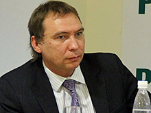 Владелец банка жестоко избил следователя при обыске