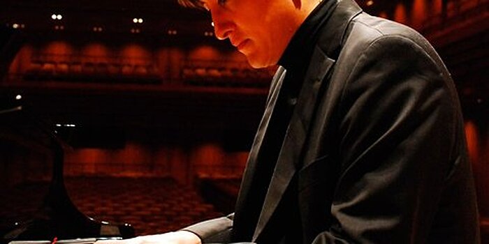 Фредди Кемпф откроет серию концертов к 250-летию Бетховена в Доме музыки