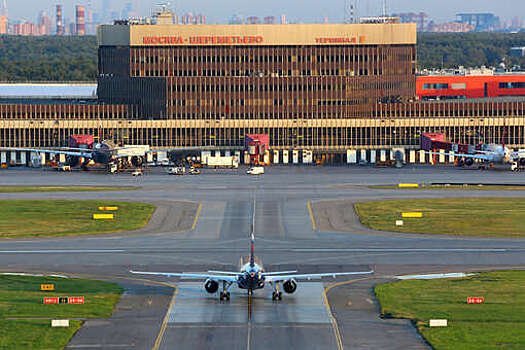 На запасные аэродромы ушли 10 самолетов из-за ограничений в Шереметьево