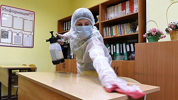 Свердловский губернатор заявил о высокой заболеваемости COVID-19 в школах