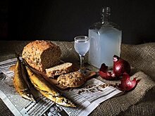 Саратовец заплатит 30 тысяч за продажу самогона девушкам