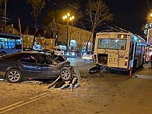 Двухлетнего ребенка в автокресле выбросило из автомобиля при ДТП в Хабаровске