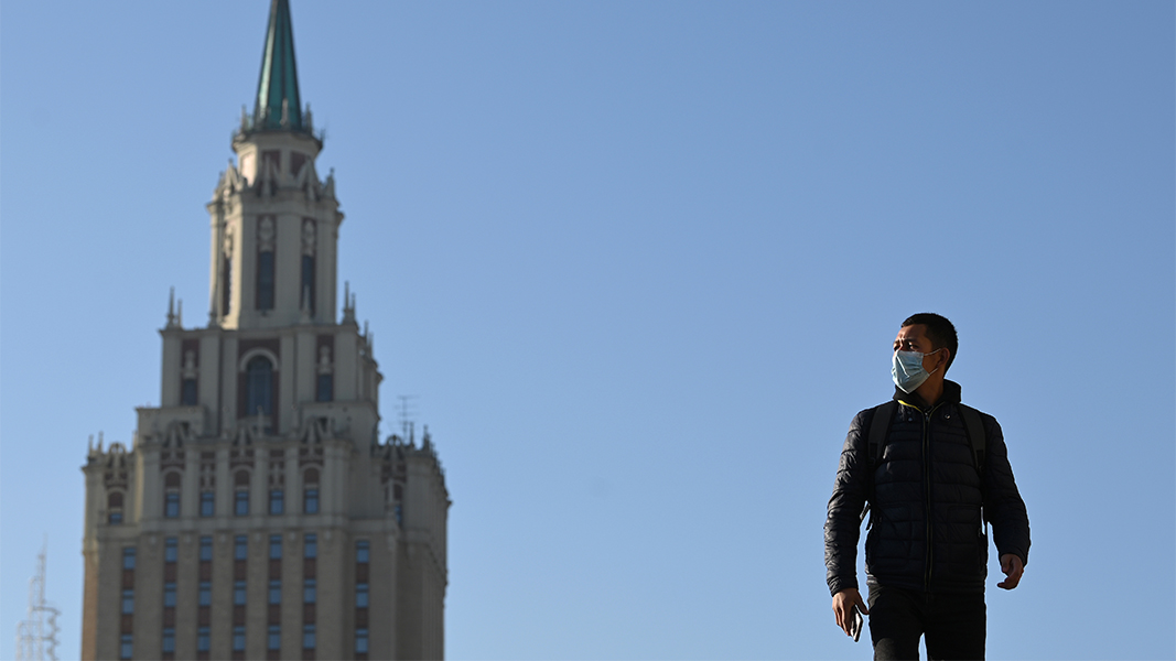 Россиянам показали мигранта здорового человека