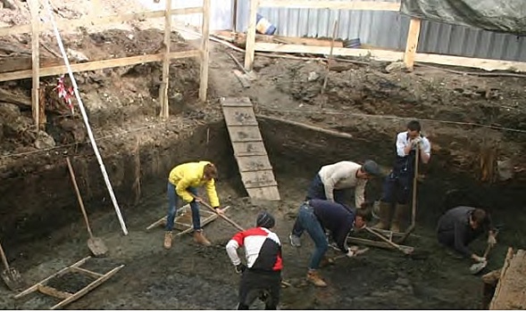 В Екатеринбурге на месте снесенной усадьбы нашли больше 1000 артефактов