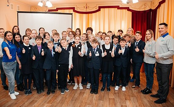 Волонтеры НКНХ запустили новый экологический проект "Красивая река — чистые берега"