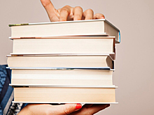 Пять книжных новинок: путеводитель по Ирану и книга о культуре отмены