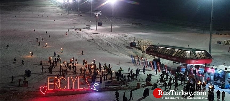 "Ночная лыжня" в Турции привлекает туристов