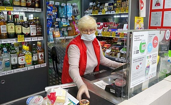 Кейс: продавец имеет право отказать "безмасочнику", но не всегда отвечает за его грехи