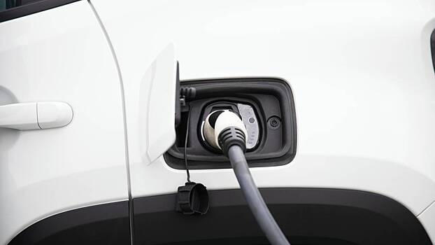 Количество зарядок для электрокаров хотят законодательно увеличить