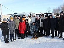 В Республике Марий Эл полицейские-кинологи организовали экскурсию в целях военно-патриотического воспитания молодежи