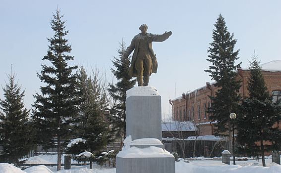 Памятник революционеру уступит место православному храму