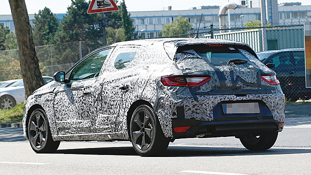 Появились снимки следующего Renault Megane
