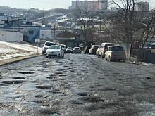 «Вам так и надо»: водители из Владивостока недовольны дорогой возле Снеговой Пади
