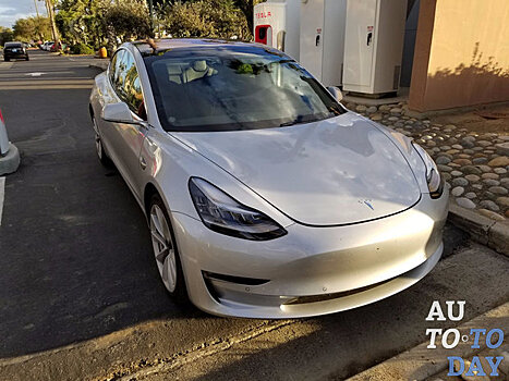 Шпионы поймали Tesla Model 3, готовый к производству