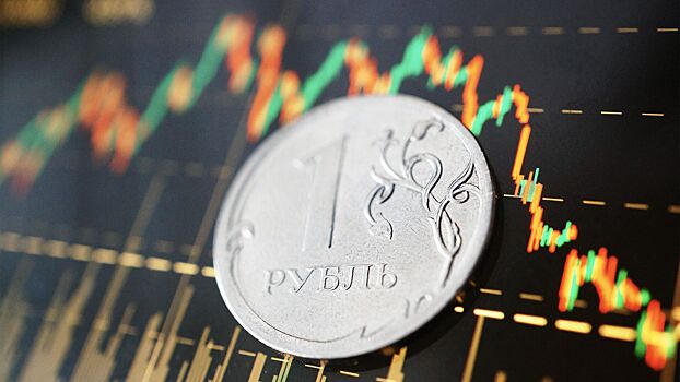 Прогнозы аналитиков по курсу рубля ухудшились
