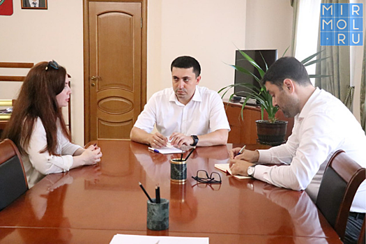 В Минмолодежи Дагестана прошла встреча с руководителем содружества Санкт-Петербурга