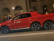 Видео: на автошоу был замечен пикап Volvo XC60 с шестью колесами