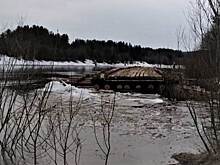 Для доступа в посёлок Суборь организовали лодочную переправу