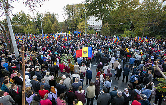 В Кишиневе на митинг оппозиции собралось около 60 тыс. человек