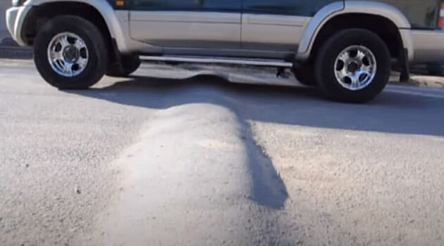 Всё для людей: незаметный лежачий полицейский разбивал машины московским автомобилистам