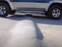 Всё для людей: незаметный лежачий полицейский разбивал машины московским автомобилистам